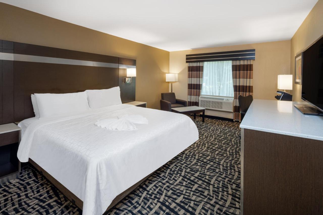 Holiday Inn Poughkeepsie By Ihg Екстериор снимка