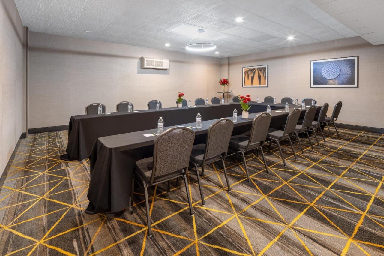 Holiday Inn Poughkeepsie By Ihg Екстериор снимка