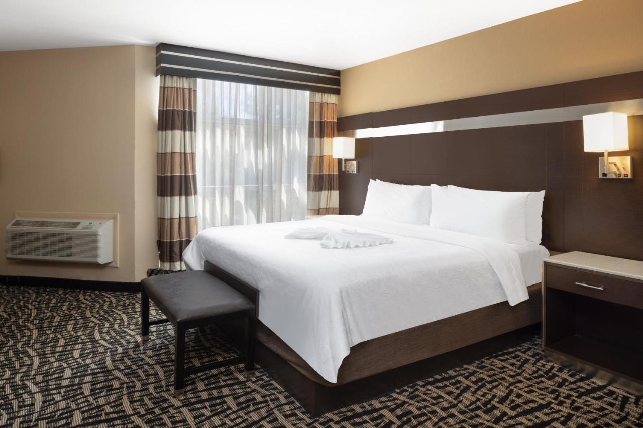 Holiday Inn Poughkeepsie By Ihg Екстериор снимка