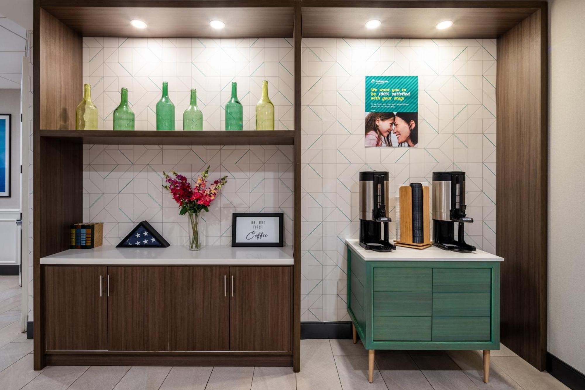 Holiday Inn Poughkeepsie By Ihg Екстериор снимка